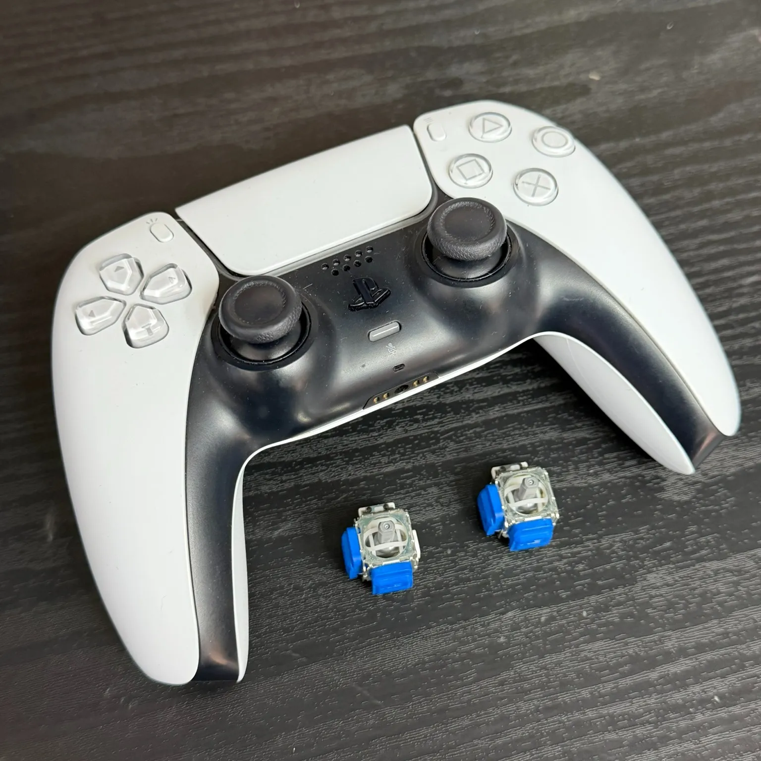 【ガチゲーマー必見】もう勝手に動くスティックにイライラしない...
